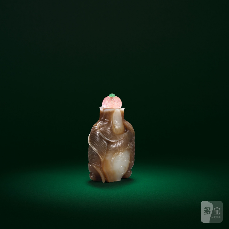 十八/十九世紀 糖白玉雕雙魚紋鼻烟壺 | A CHESTNUT-BROWN AND WHITE JADE 'PAIRS OF FISH' SNUFF BOTTLE - 图7